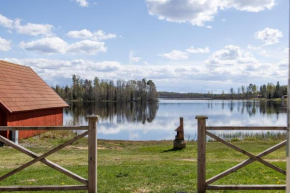 Holiday house with terrace and views of Lake Hangasjon